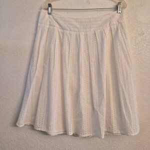 Liz Claborne White Eyelet Fit & Flare Lined A-Frame Skirt: Resortwear Flattering